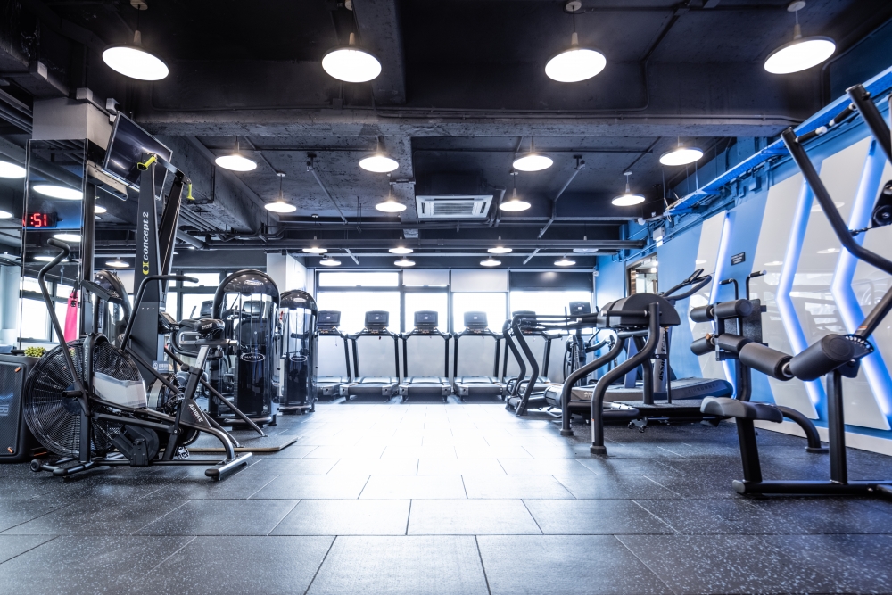FIT24係香港首間24小時開放的健身中心。