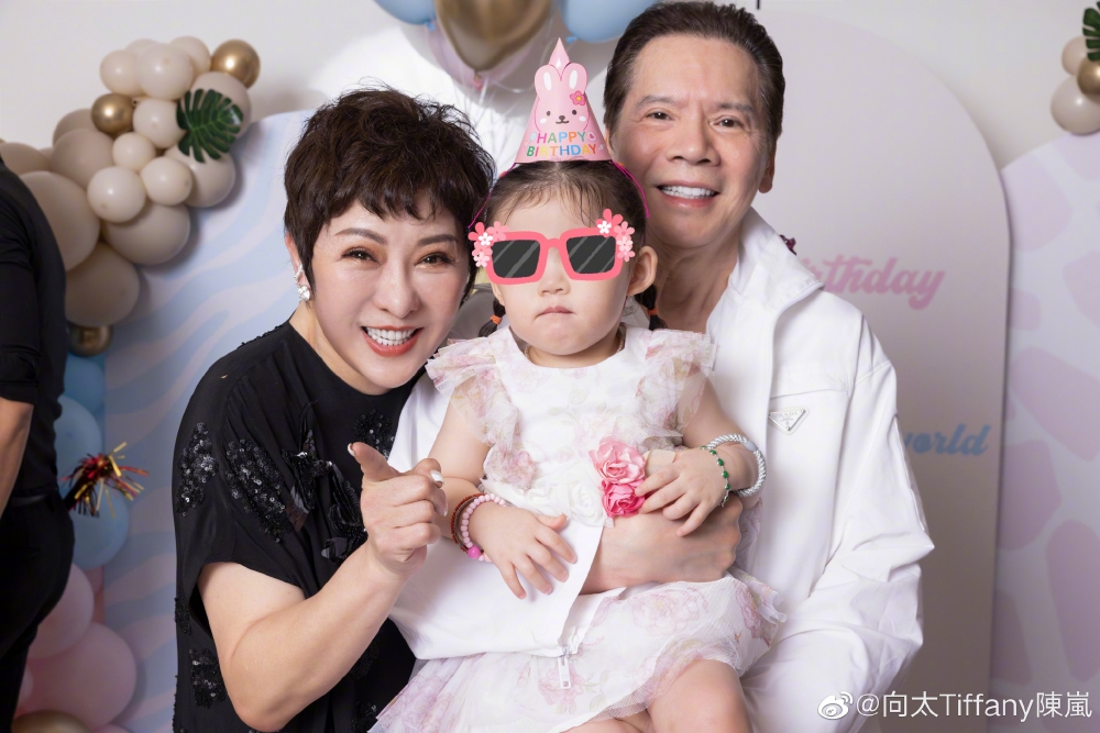 向太陳嵐自從開咗抖音帳號之後就密密拍短片與fans分享個人生活