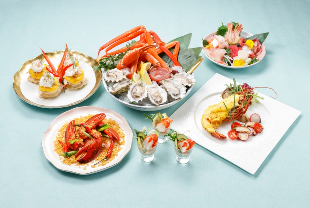 生日正日以及前後三天惠顧「和風‧刺身‧鮑魚自助晚餐」、「環球美饌自助午餐」及「龍蝦美饌‧海鮮自助晚餐」尊享生日蛋糕半磅,須入座前2天預訂。