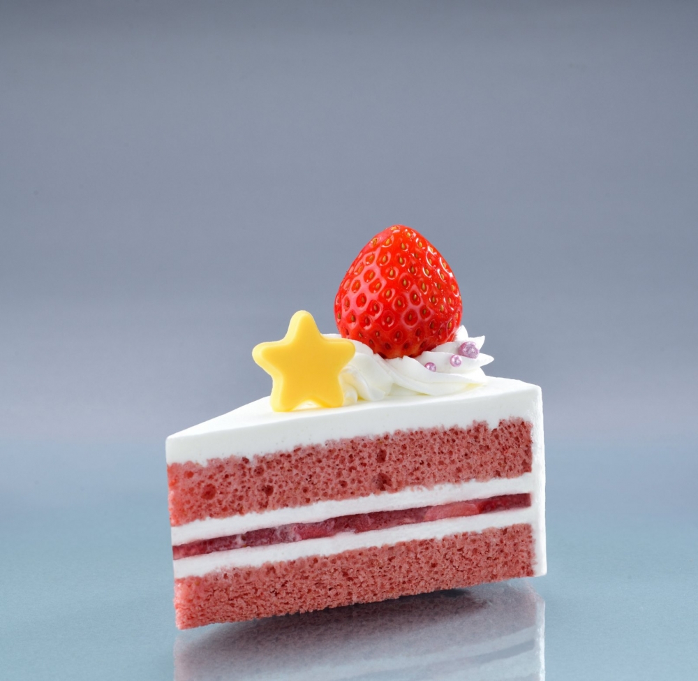 粉紅‧士多啤梨蛋糕~卡比在上面放了士多啤梨 。