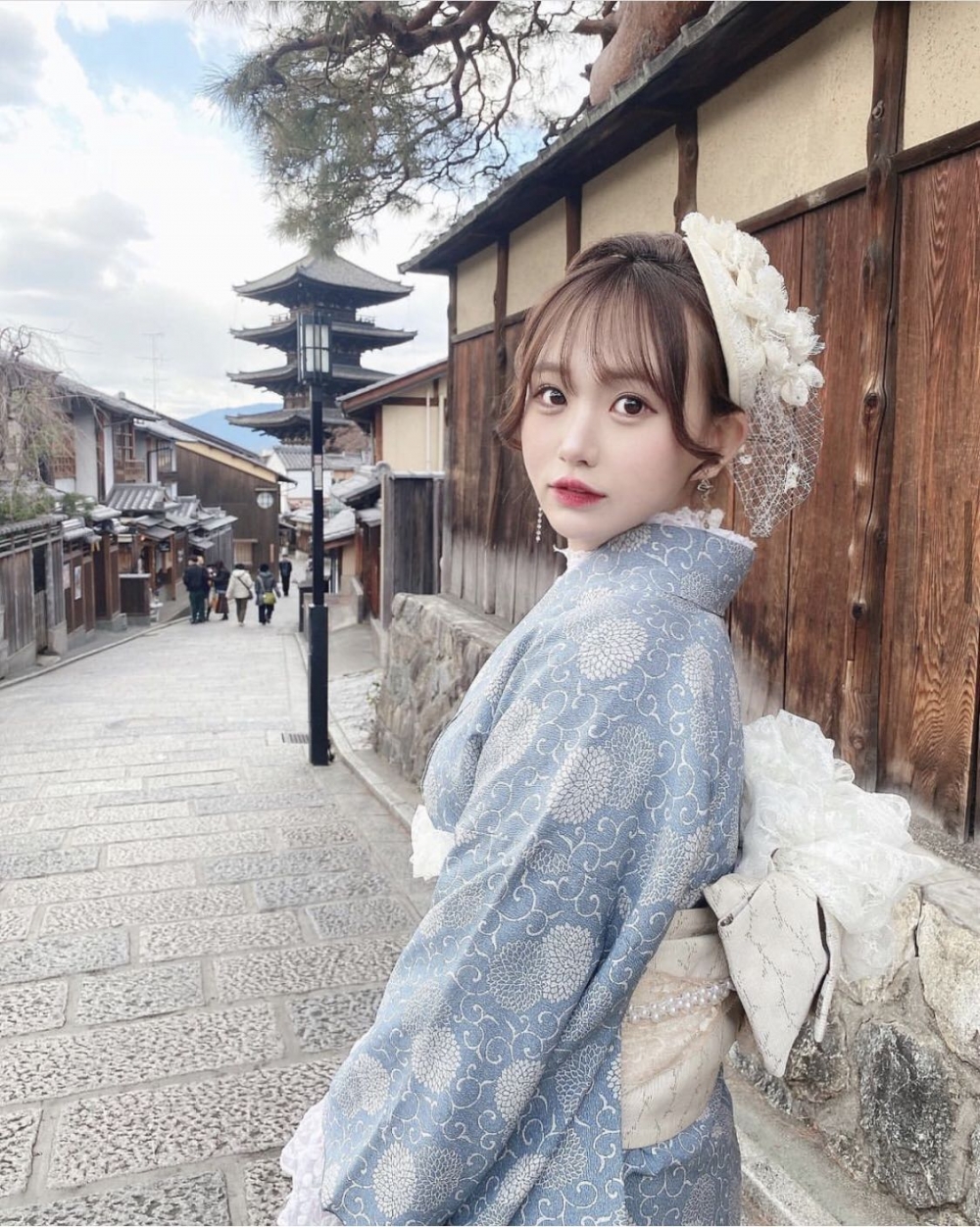 和服款式朝多樣化，其中蕾絲和服係目前較為流行的款式！
