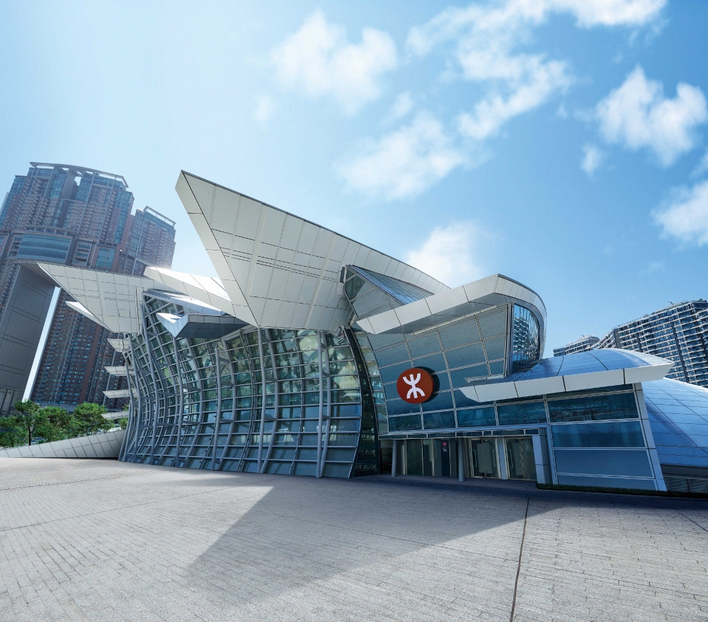 返內地／廣州，喺香港西九龍站搭高鐵啜一聲就到！快啲一齊約朋友發掘新娛樂地標！