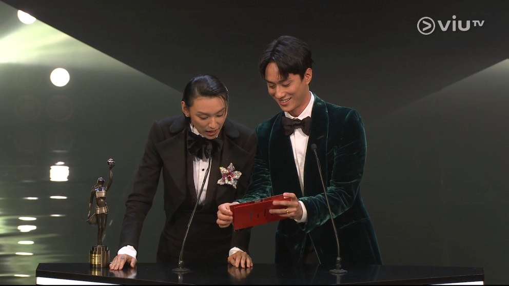 王丹妮唔識讀麥天樞個名。