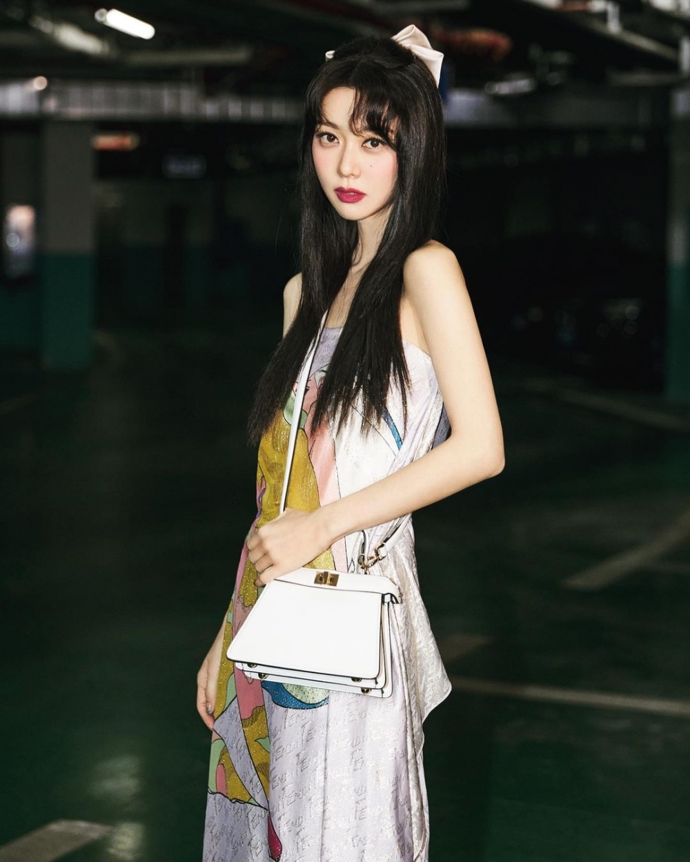 現年41歲嘅Fiona去年參加內地節目《乘風破浪3》，佢喺社交網站分享宣傳照，卻被指成個人唔同晒樣