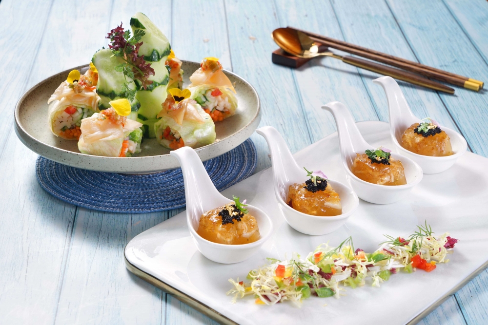 花膠香芒米紙卷及酸辣花膠凍。