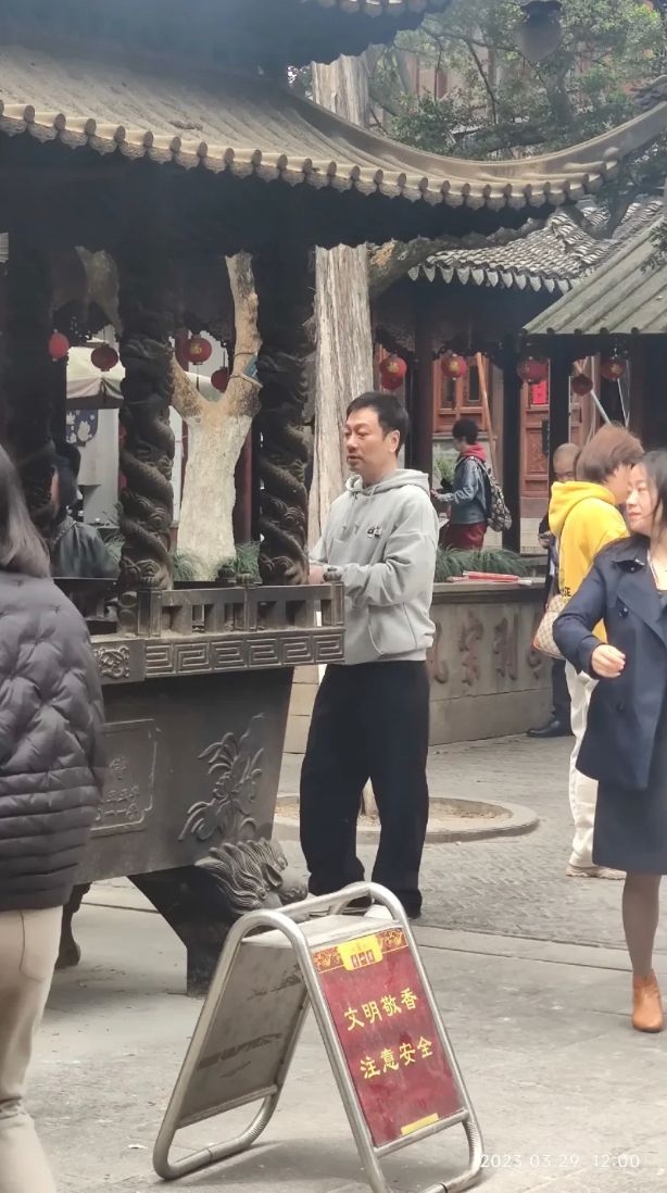 黎耀祥現身蘇州景點。