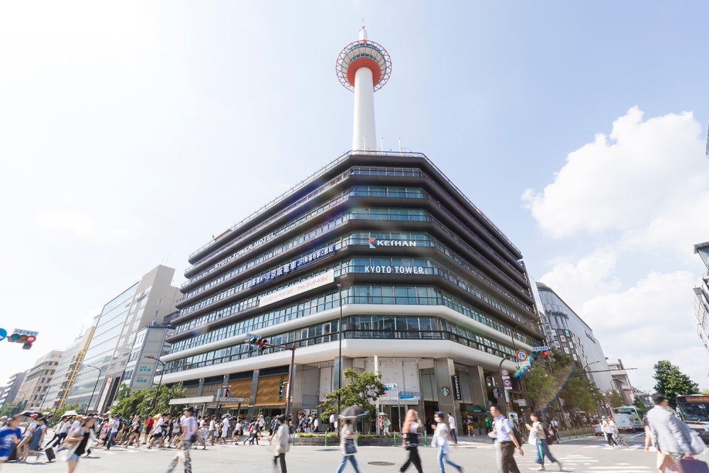 由於鄰近京都車站，重新開幕的「KYOTO TOWER SANDO」預計會成為全新的遊客熱門地標！