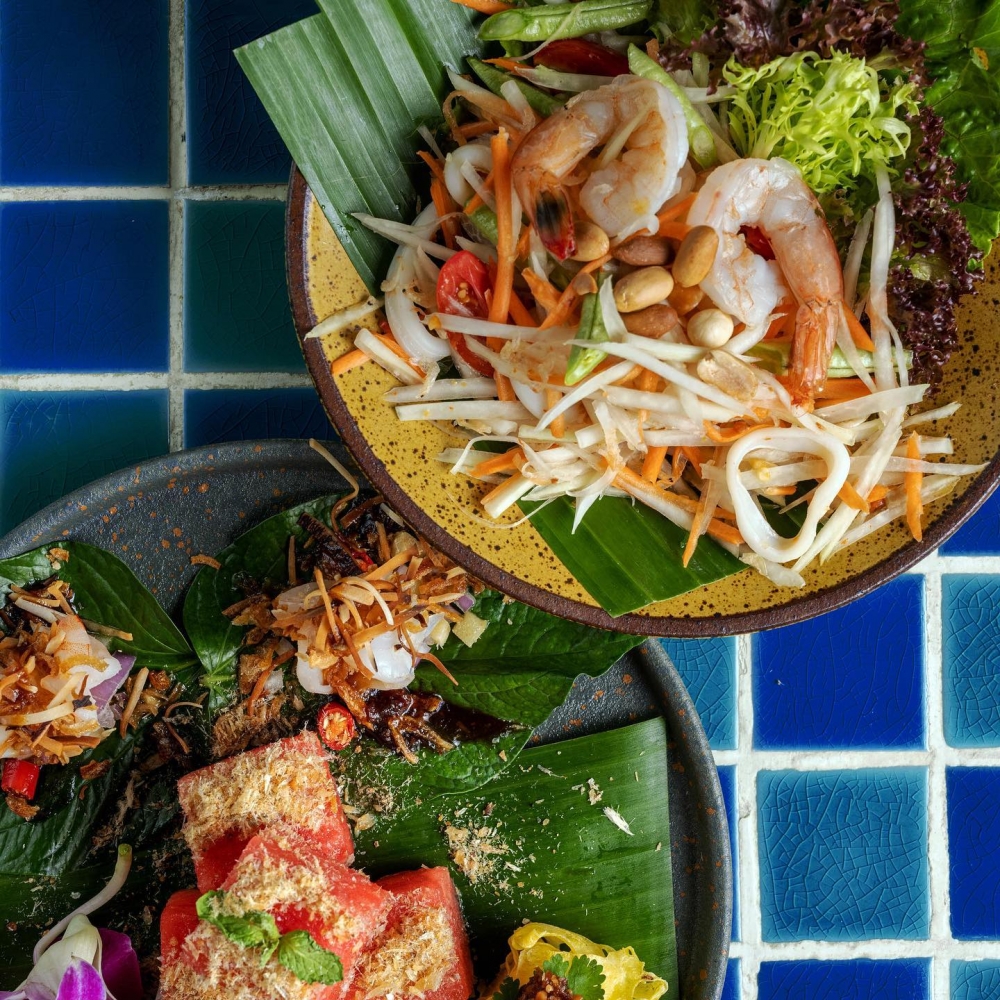 Saya提供泰國東北部嘅傳統美食為主。