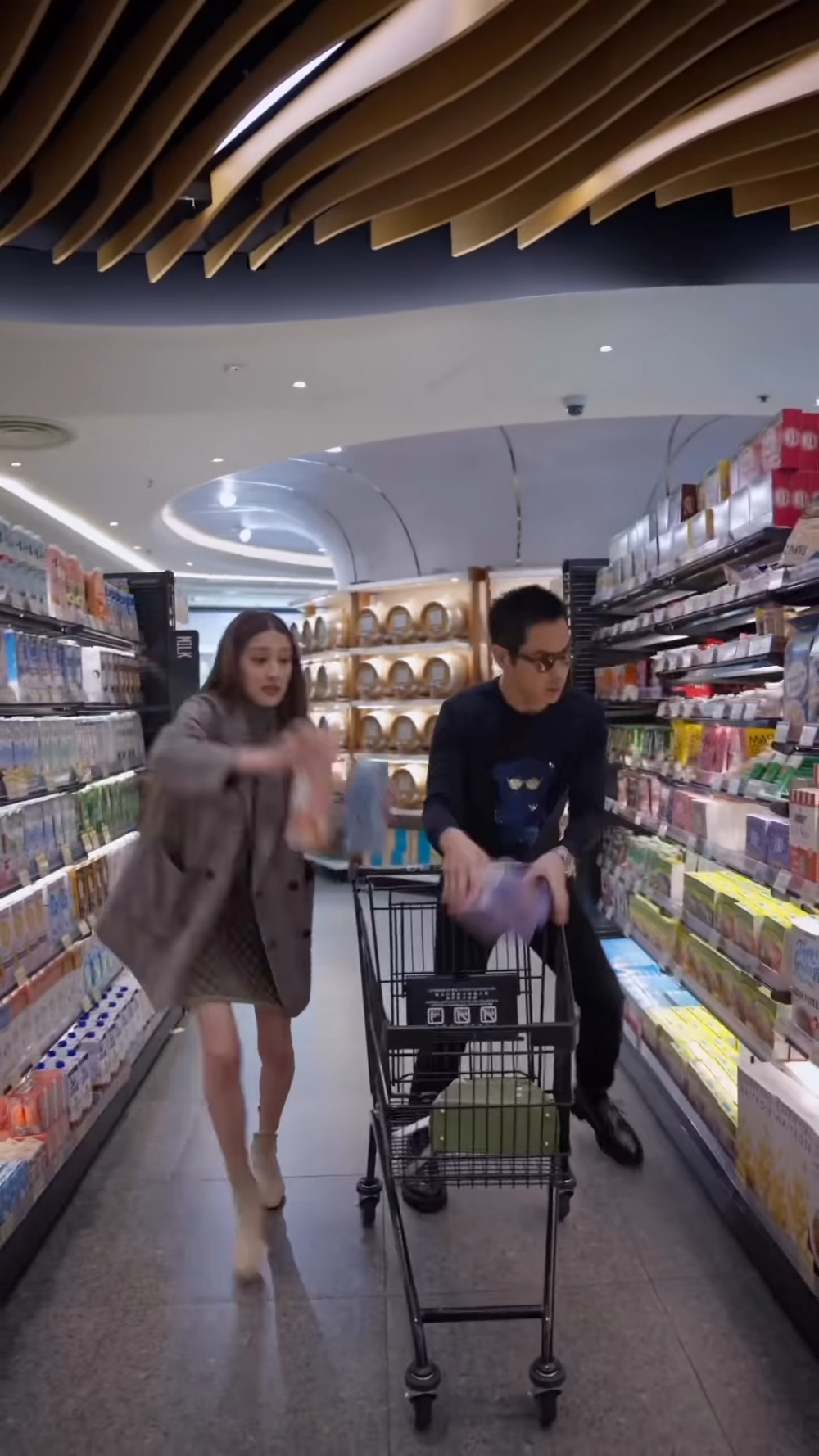 下一秒已經狂奔快速掃貨