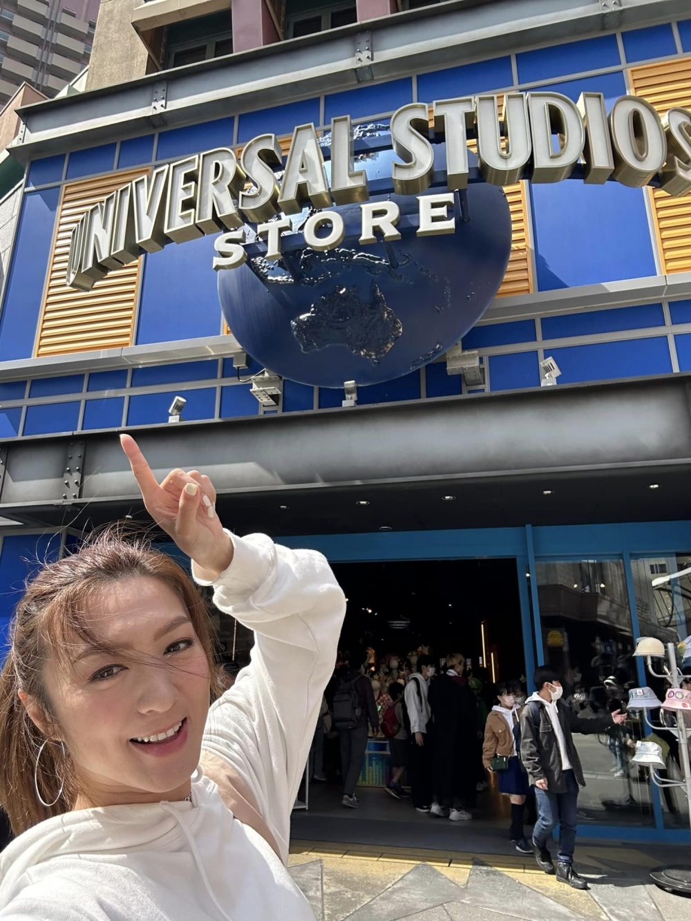 姚嘉妮去日本旅遊，喺USJ打卡！