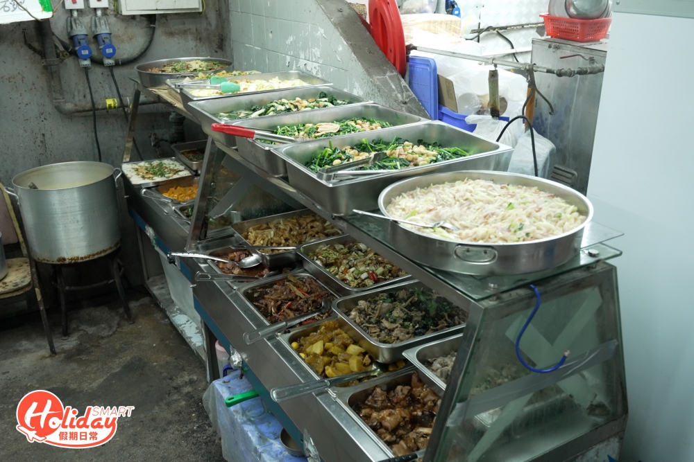 餸菜選擇相當多,基本上肉類、蔬菜及蒸蛋都有。