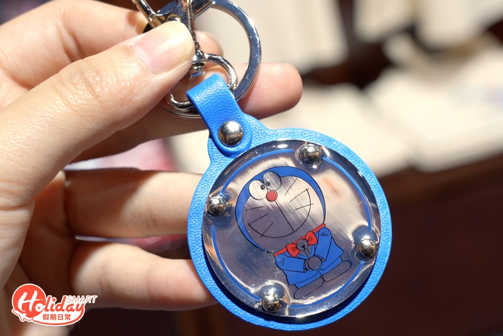 凡購物滿$600或以上，即可獲贈多啦A夢未來百貨公司香港限定紀念品 (非賣品)