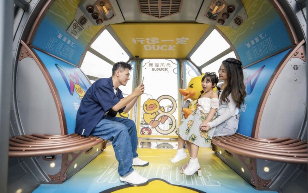  必搭期間限定的B.Duck主題車廂，超多可愛的鴨鴨！