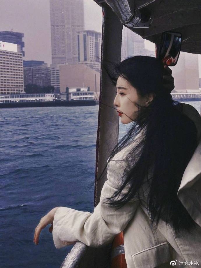 范冰冰本人亦喺微博晒出香港嘅拍攝照片