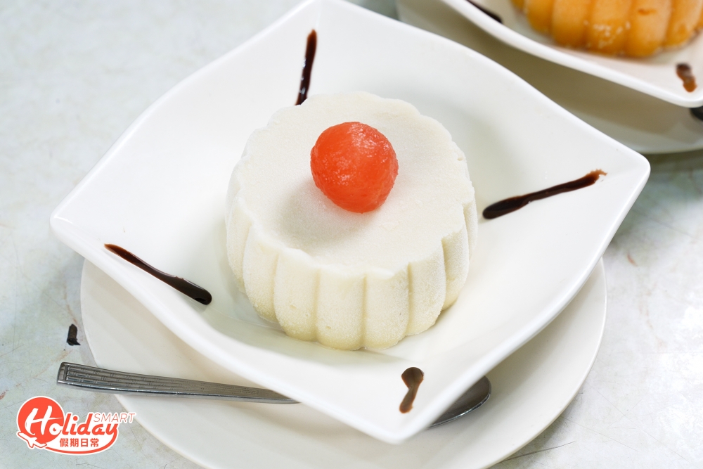 而且炒冰也有榴槤口味,店家選用D24榴槤入饌,將榴槤果肉打成果汁再炒成冰,味道帶濃郁清新榴槤香,非常適合夏天享用!