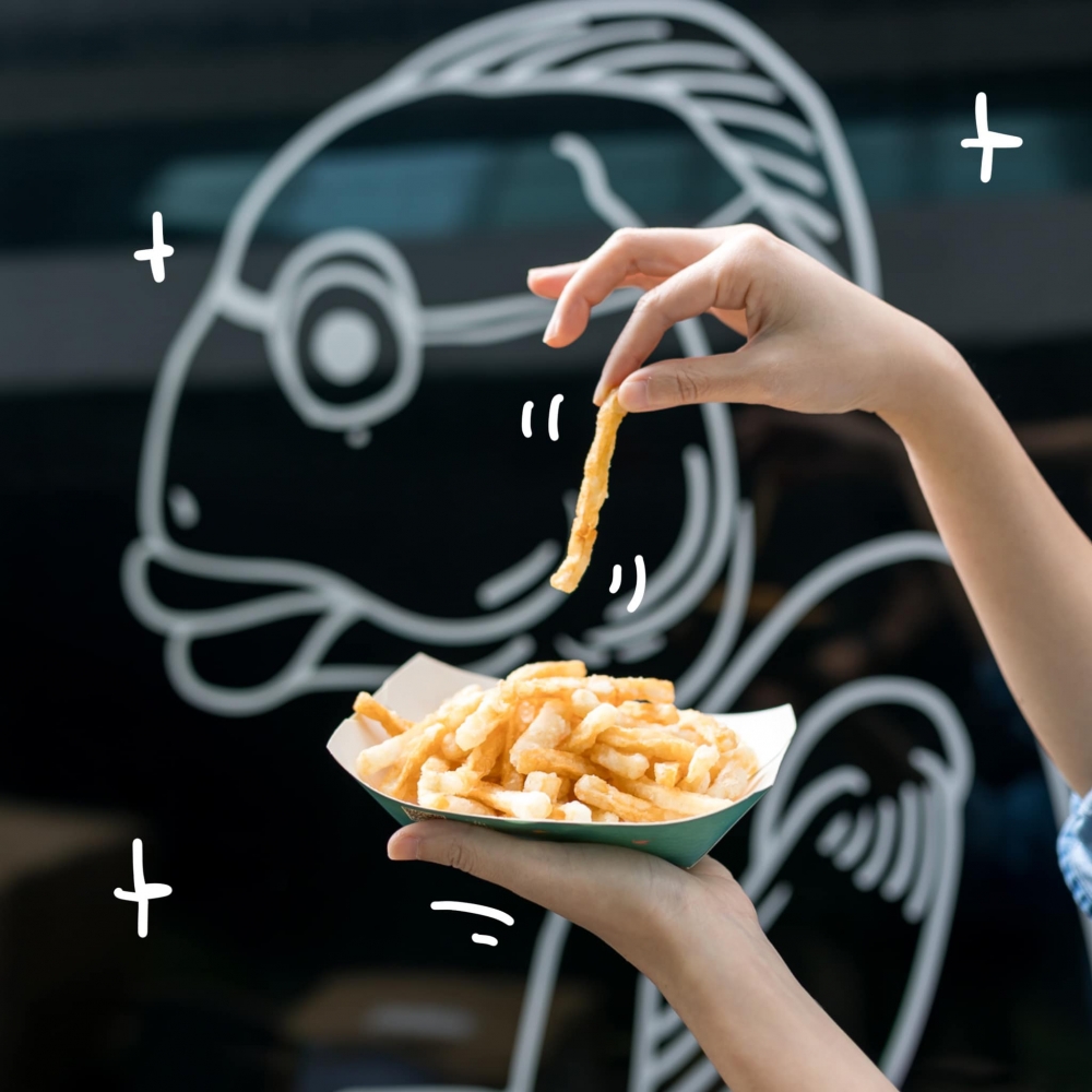 參照炸薯條製作嘅炸魚條。