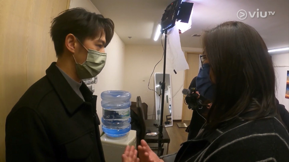 花姐嘗試開解佢:「你唔好覺得你hurt咗佢,你要記住你係幫緊佢!」