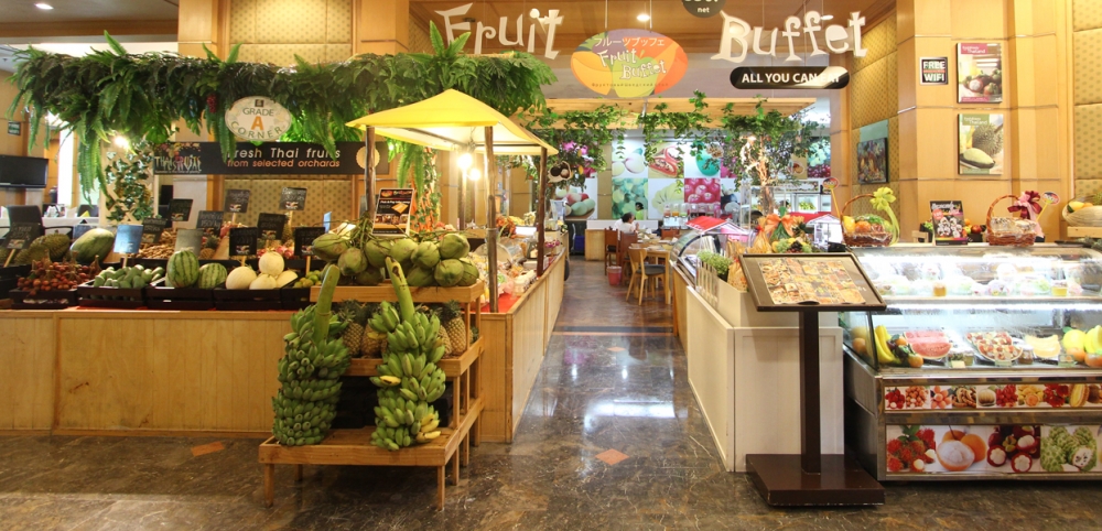 彩虹雲霄餐廳嘅水果放題一直都係深受遊客喜愛。