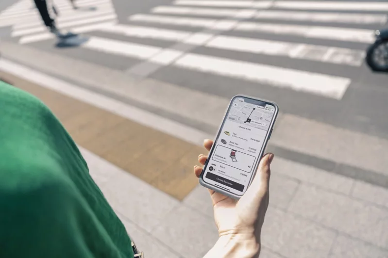 依家用Uber App就可以預約到人力車，唔驚會出現語言不通嘅情況