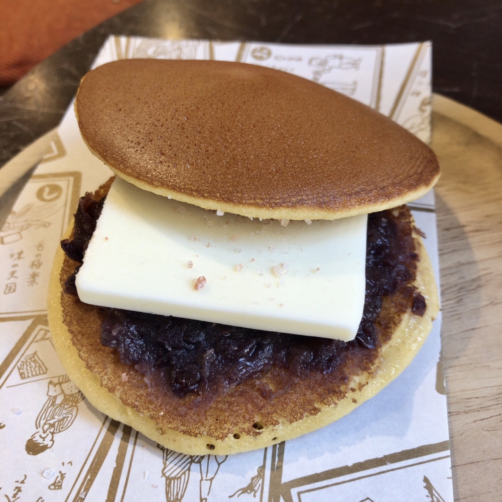 網民推薦紅豆牛油豆沙包。