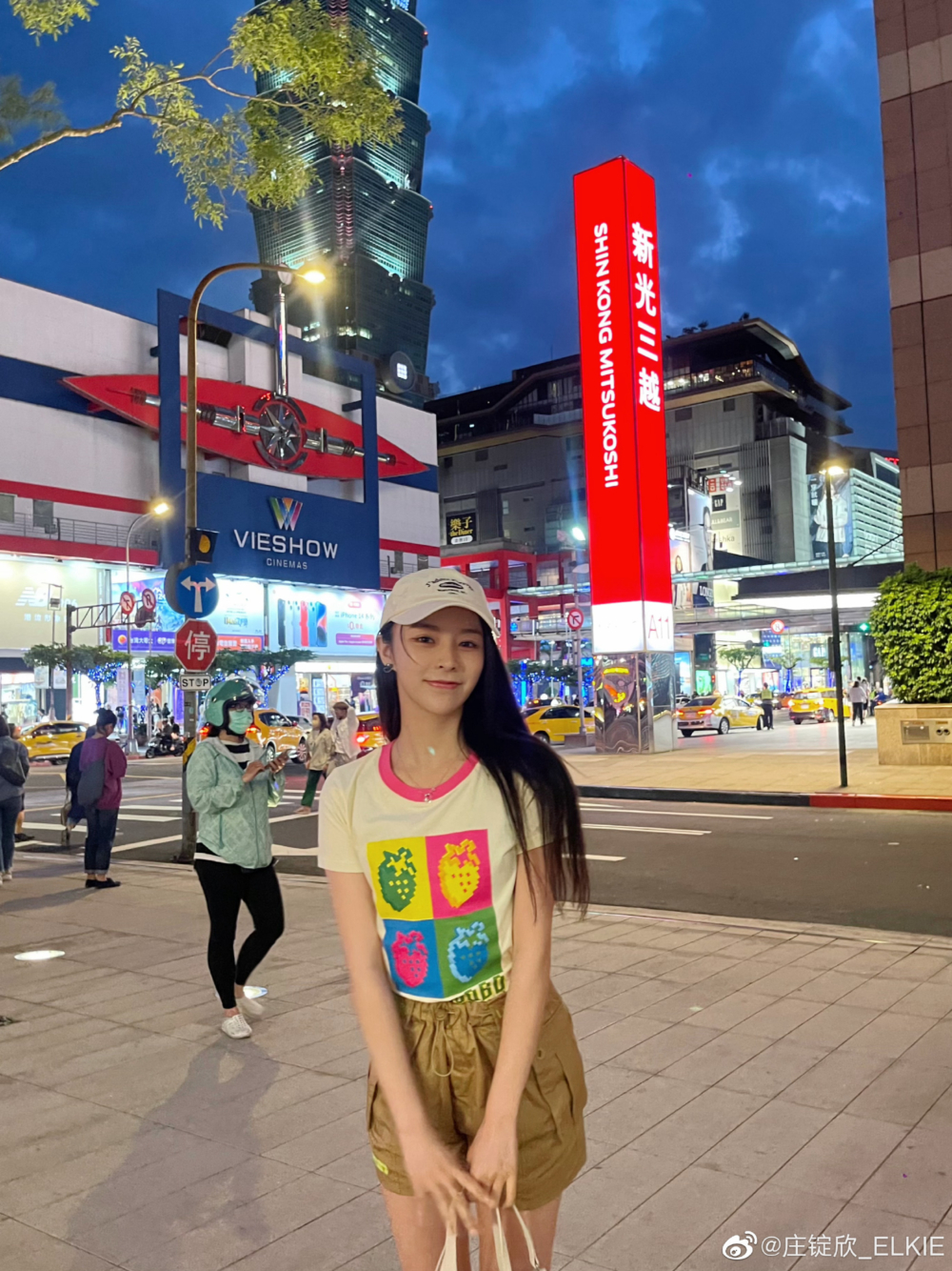 翻睇佢嘅社交網站，莊錠欣的確不時飛往台灣，亦到處影相打卡。