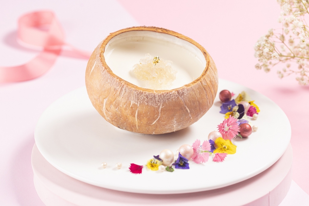 每位媽媽免費獲贈椰皇燕窩燉蛋白一客～