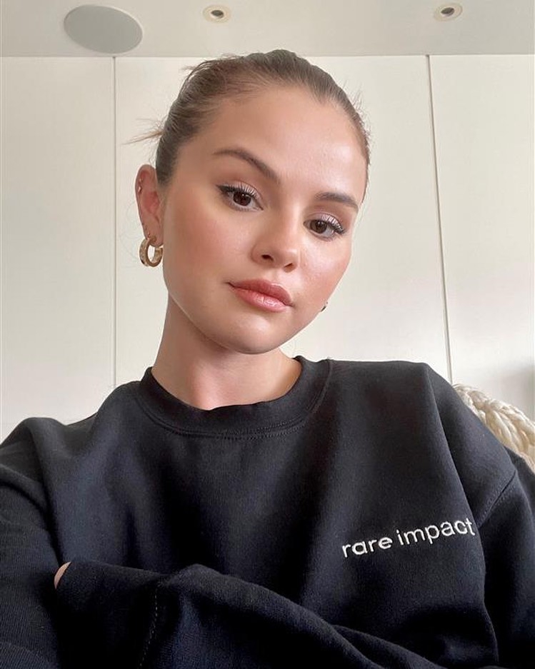 Chris Evans因追蹤Selena Gomez的IG帳號而傳出緋聞!