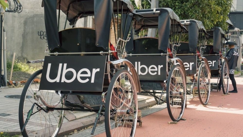 日本Uber近日就推出「人力車服務」，用戶可以喺App預約，到時就可以搭人力車遊覽淺草。