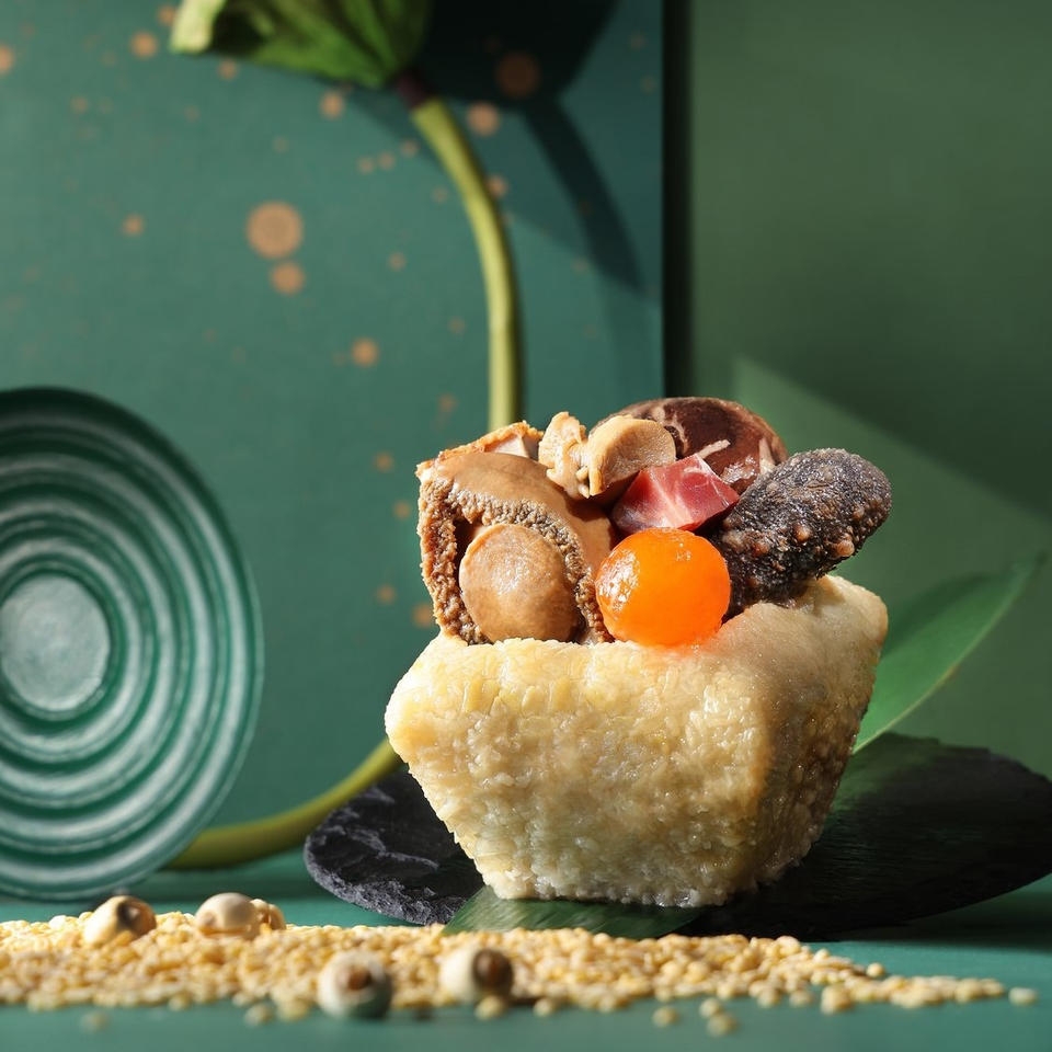 金裝佛跳牆鮑魚糭。