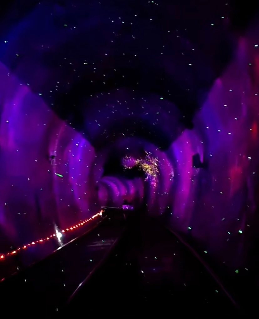 隧道都非常特別。