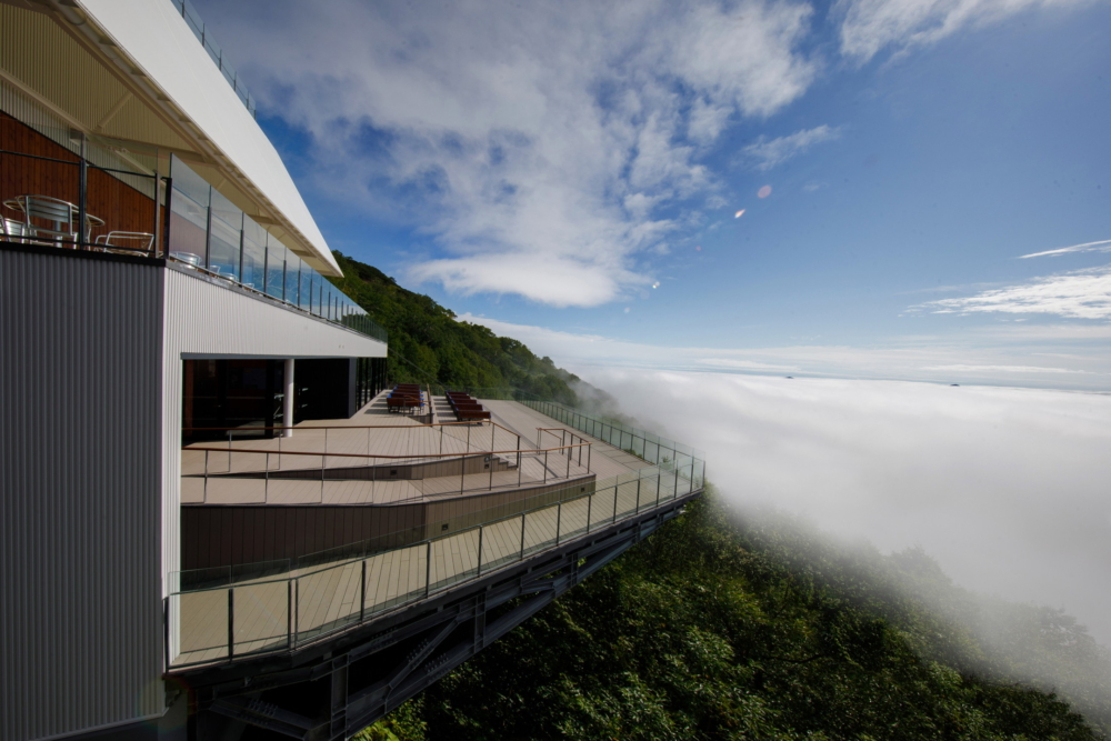 雲海平台2022年曾翻新三層樓,變得可以更接近雲海!