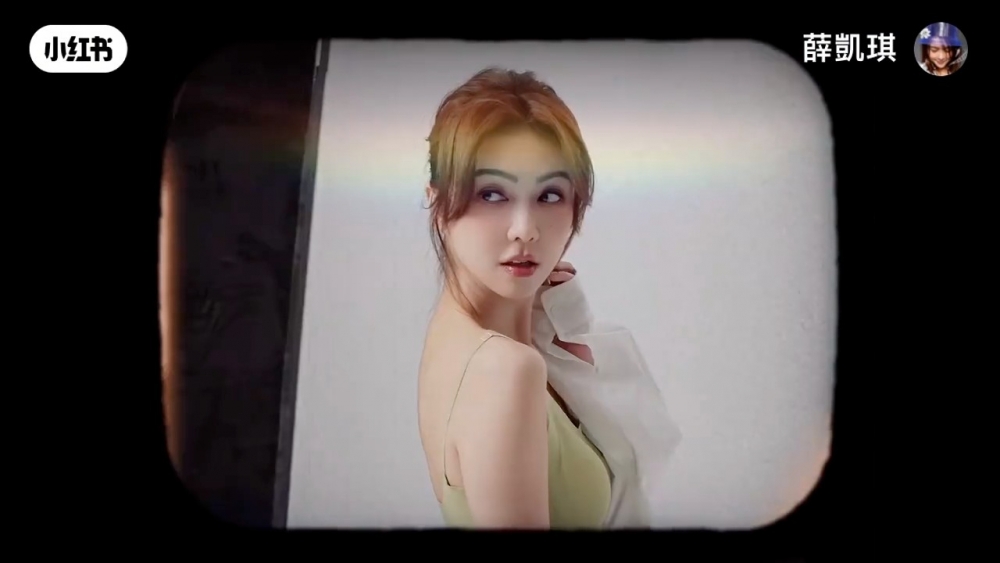 Fiona為廣告拍攝內衣硬照