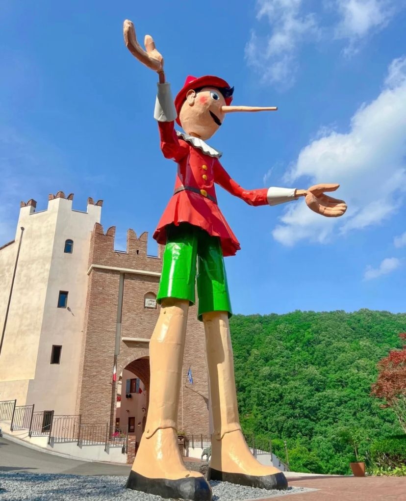 小意大利村以小木偶皮諾丘冒險為主題。