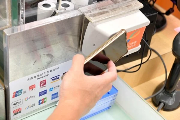 於2023年5月29日或之前年滿18歲的新合資格市民,可於6月5日起登記領取消費券。