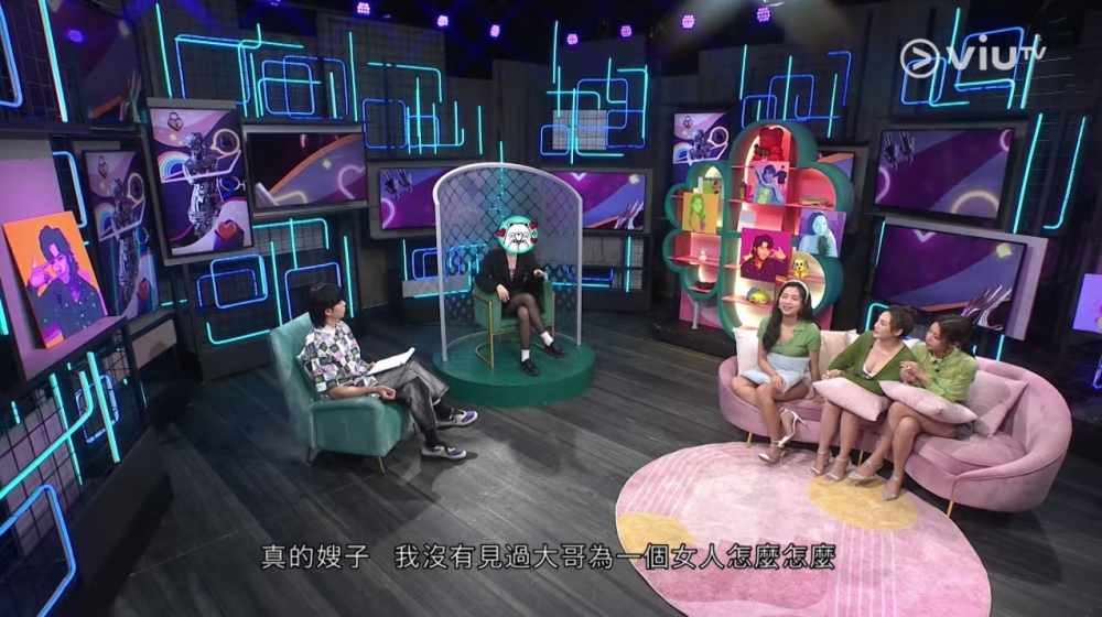 即使遠鏡佢事業線都好搶眼