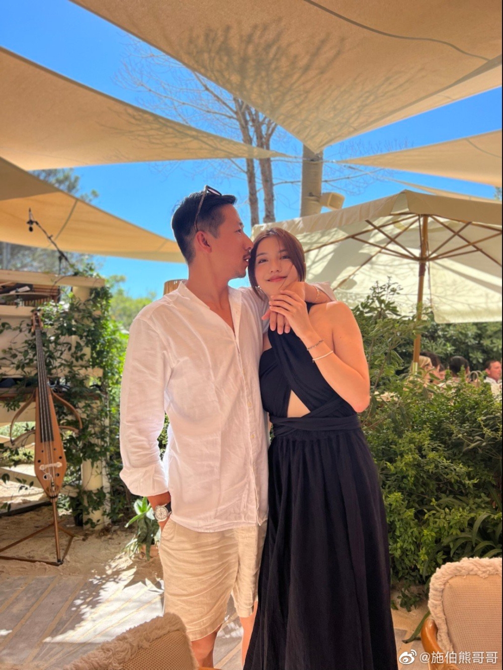 現年29歲嘅吳千語同百億富三代男友施伯雄愛得高調。