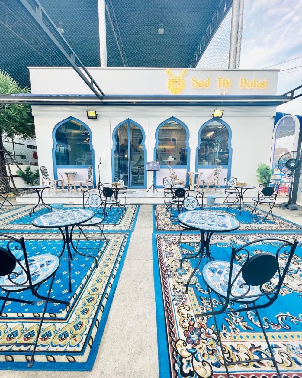 泰國曼谷開設了一間充滿阿拉伯風格的特色咖啡廳「Sedthi Dubai Cafe」！