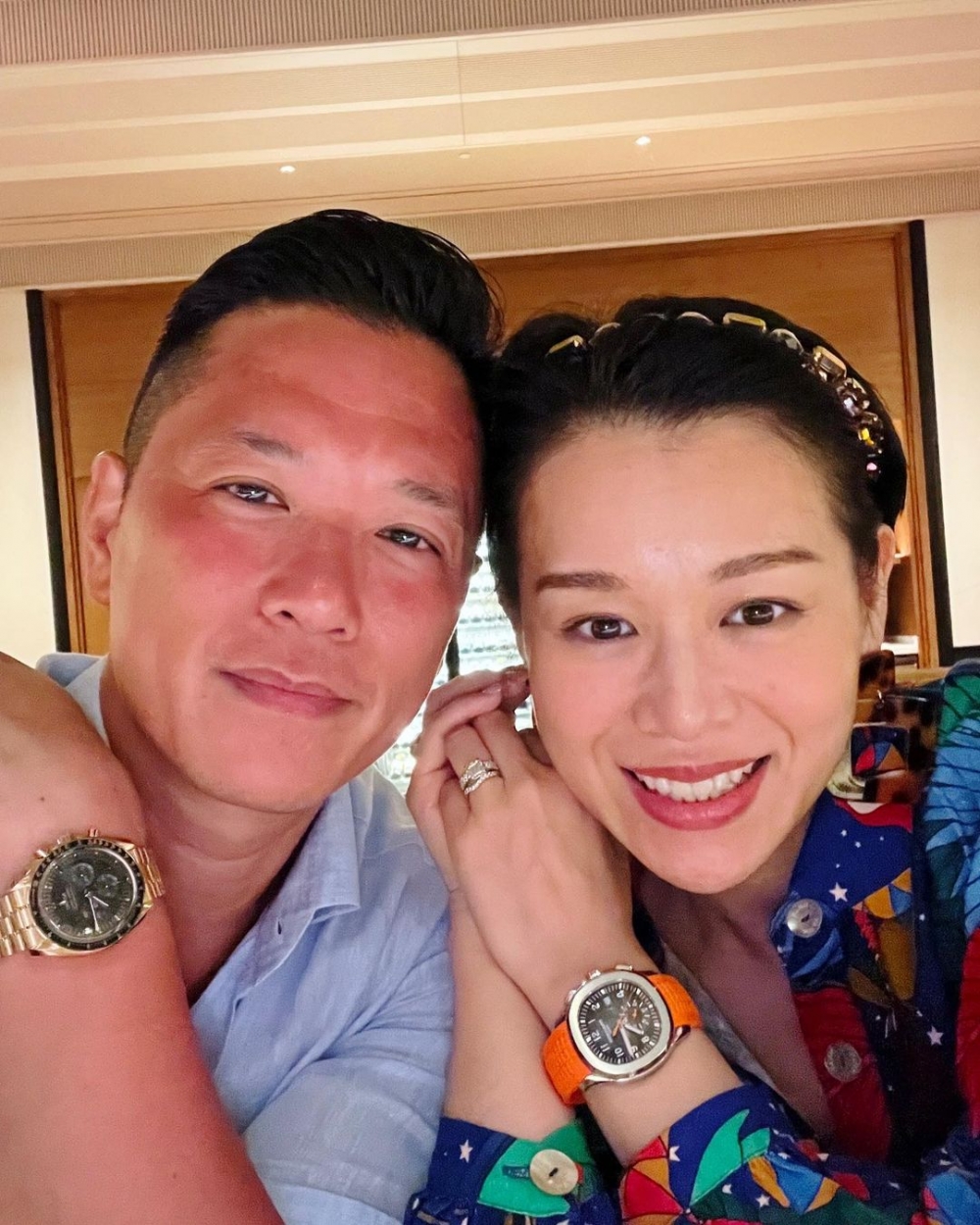 胡杏兒同老公嘅甜蜜合照卻令唔少網民「錯重點」關注佢哋手上所戴嘅手錶。