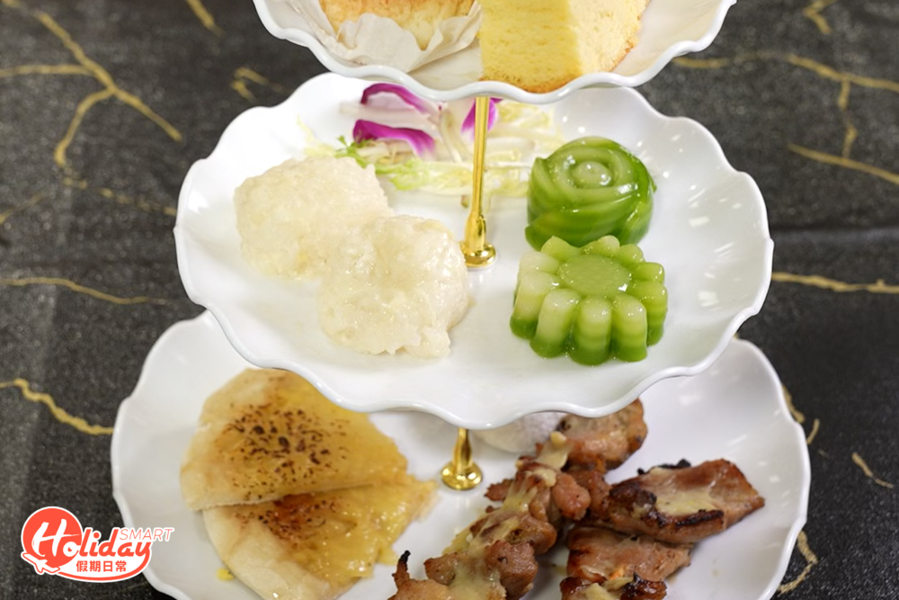 團友更可享用三層架下午茶,集齊14件榴槤鹹甜糕點。