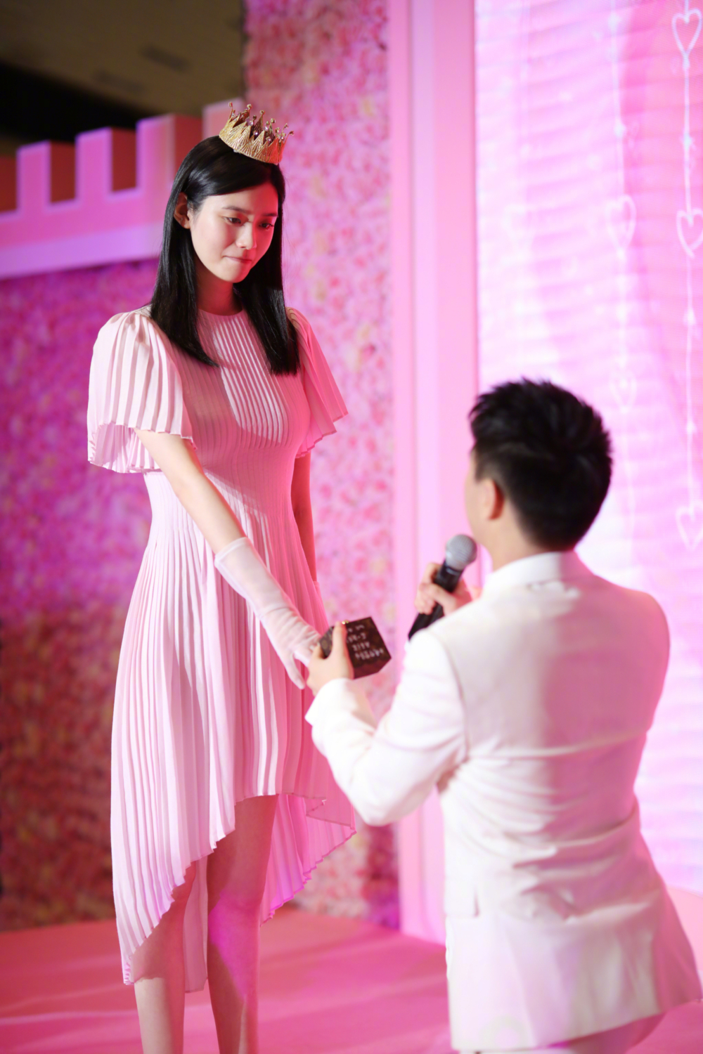 名模奚夢瑤同已故賭王四房兒子何猷君結婚後暫別模特界