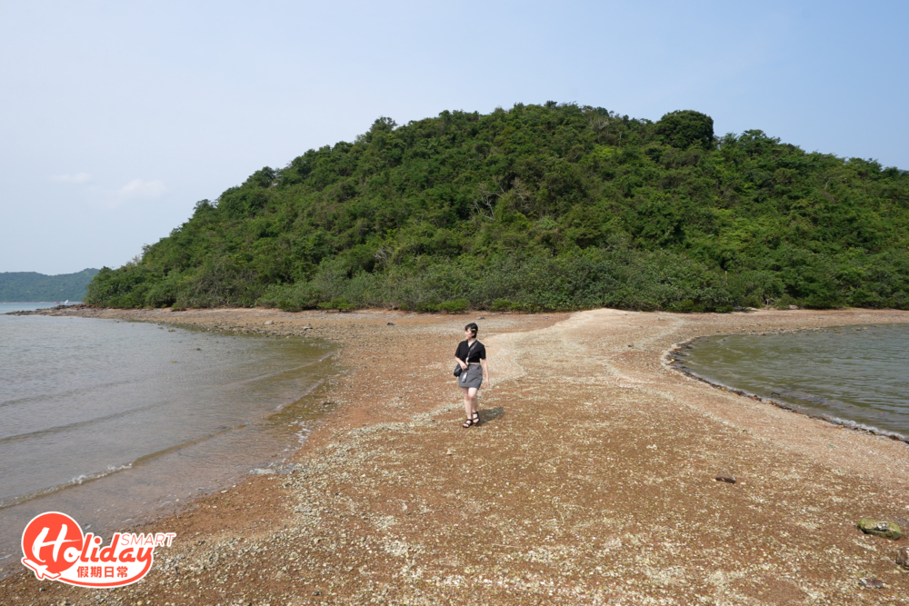 沿著走約15分鐘，就會看到潮退限定的連島沙堤。