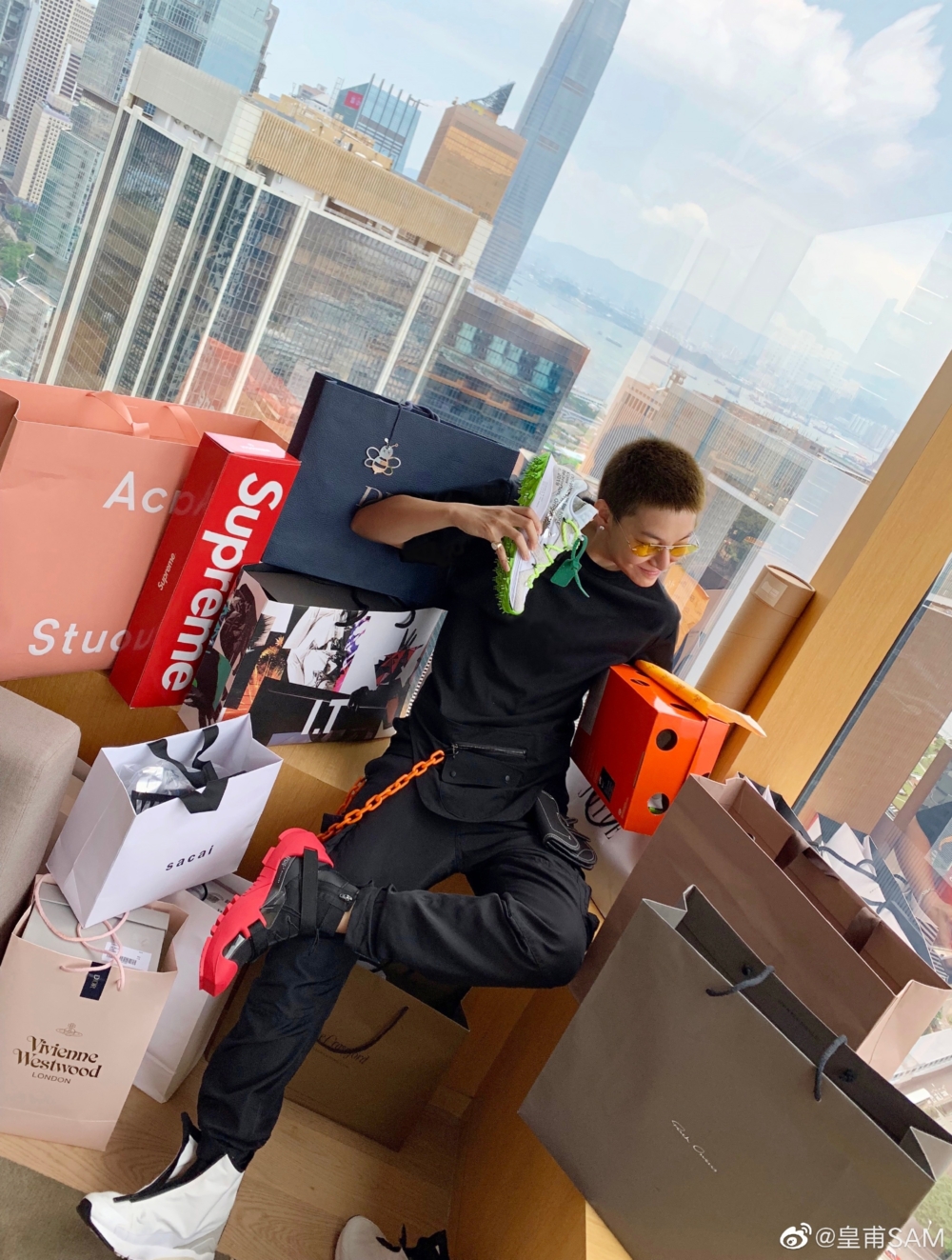 皇甫聖華亦經常晒名牌