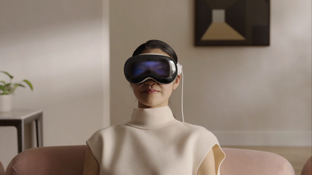 Apple推出首款虛擬實境頭戴裝置，掀起熱議！