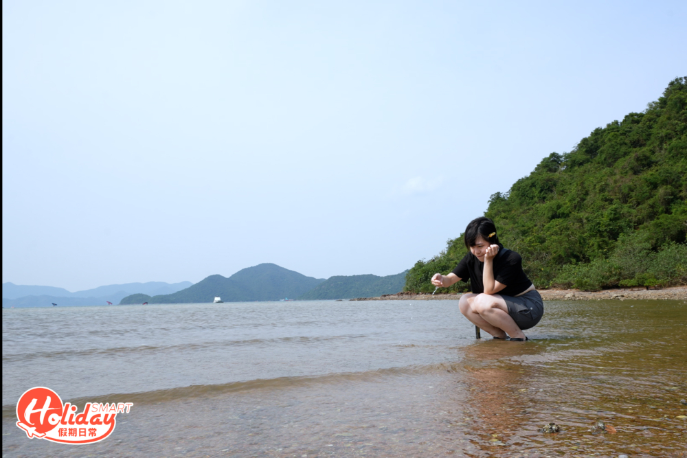 在潮退的泥灘上能夠拍出海天一色的美照。