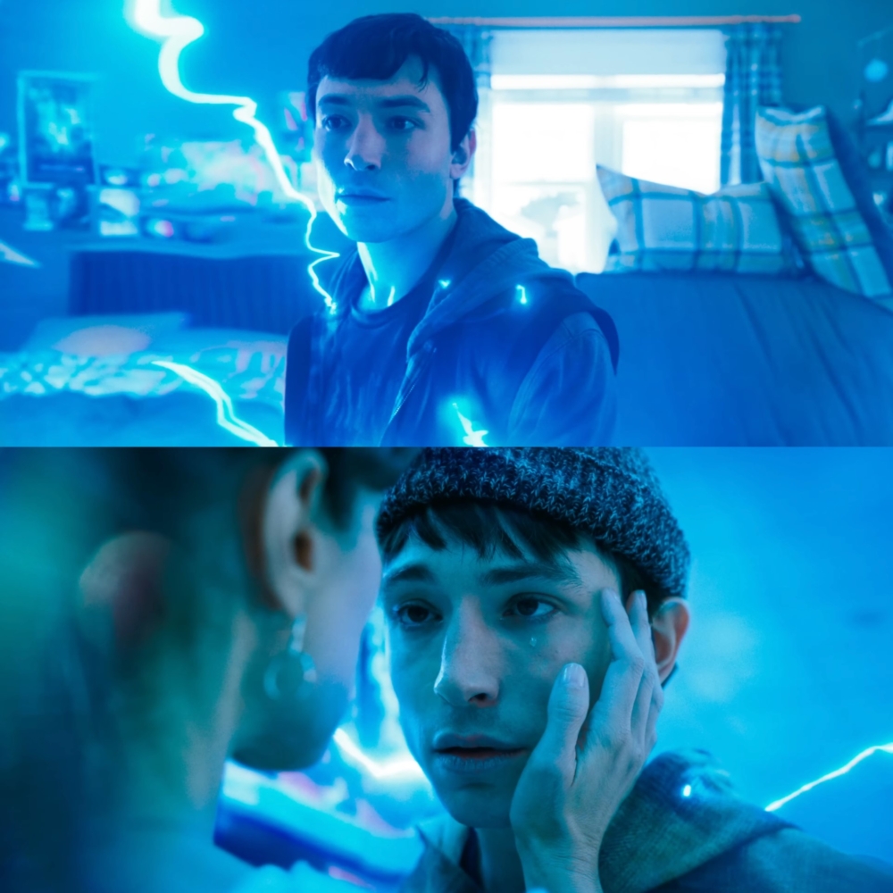 閃電俠為了阻止媽媽被殺死，利用超能力穿越時空！