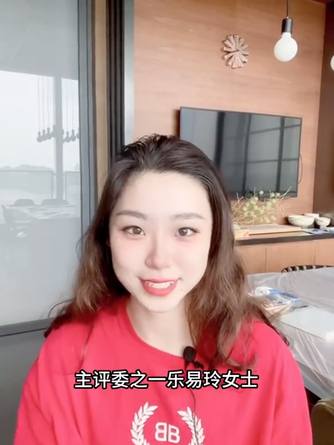 Cecilia每次想同朋友講廣東話練習下時候，大家都會用返普通話或者英文回佢，所以佢講到廣東話嘅時間唔多。