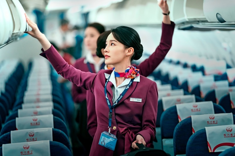 網民指離境時辦退稅就有好多退稅品要hand carry上機，分分鐘要同其他人爭飛機行李位。