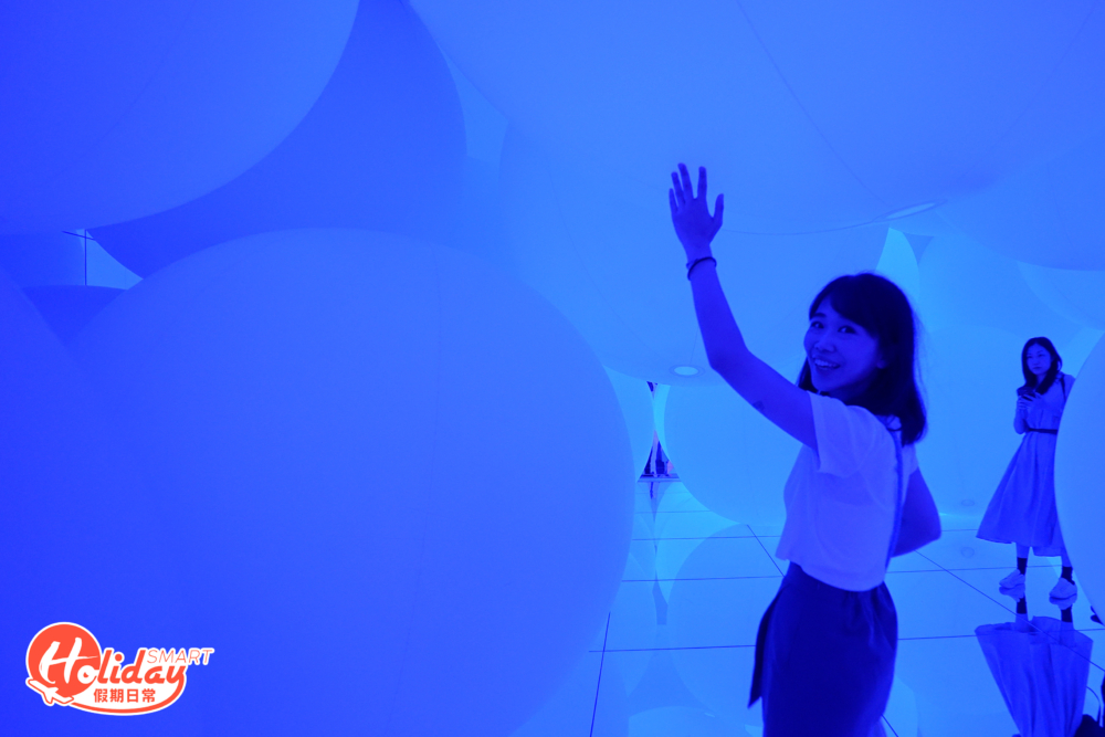 擁有自我意識的變化空間，擴張的立體存在 – 被平面化的3種顏色與曖昧的9種色彩，自由飄浮