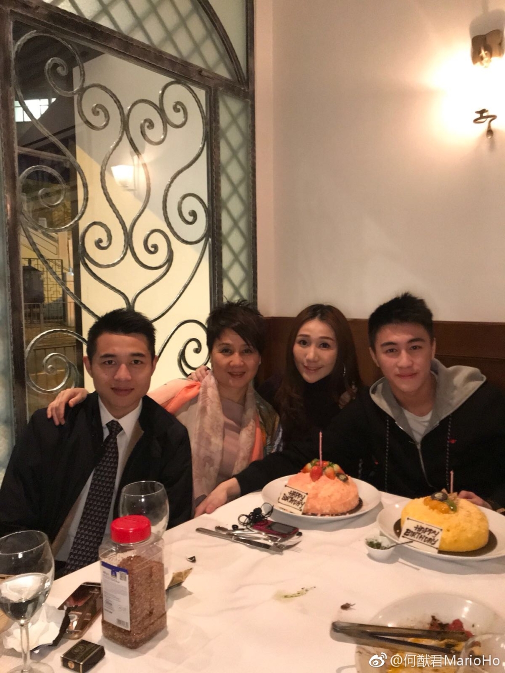 何家子女個個學歷出眾,淨係四房都人才濟濟