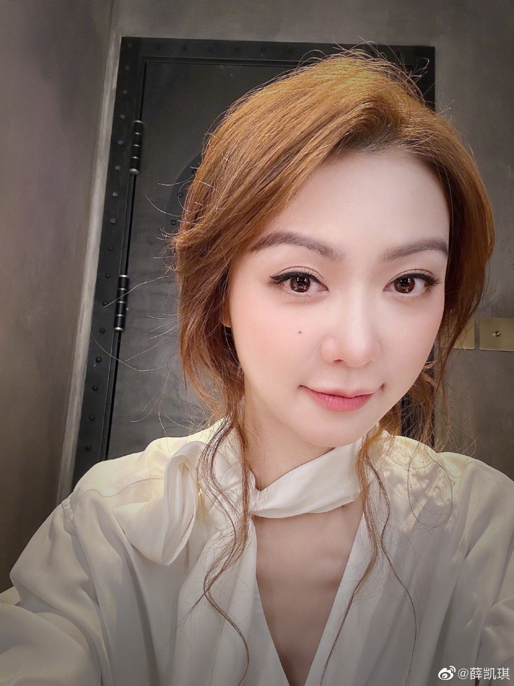 薛凱琪近年嘅自拍卻被指「外貌進化」，同以往嘅樣子有所不同。